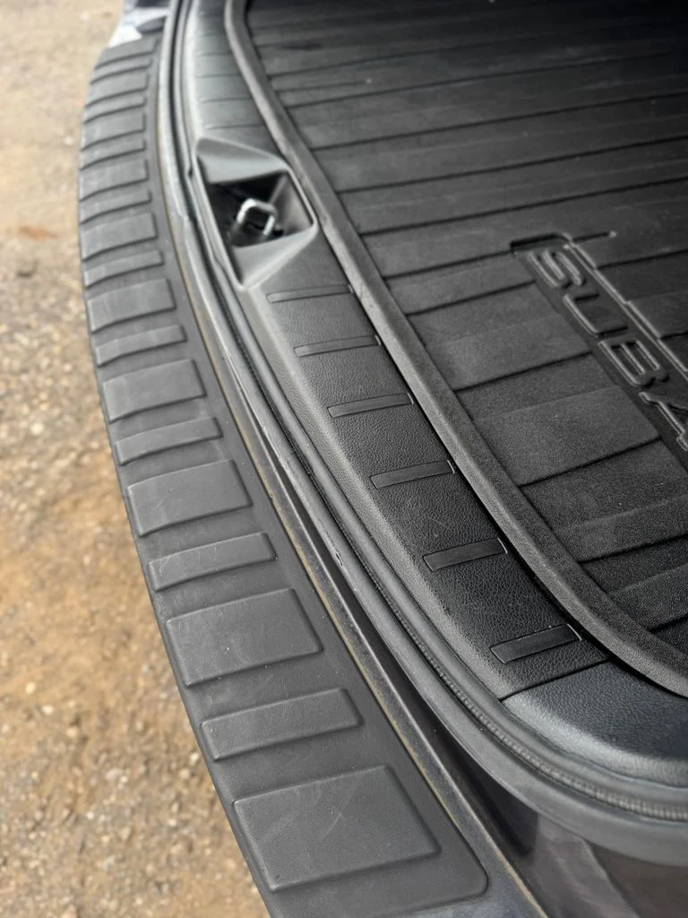 Used 2014 Gray Subaru 2.5i Limited image 40
