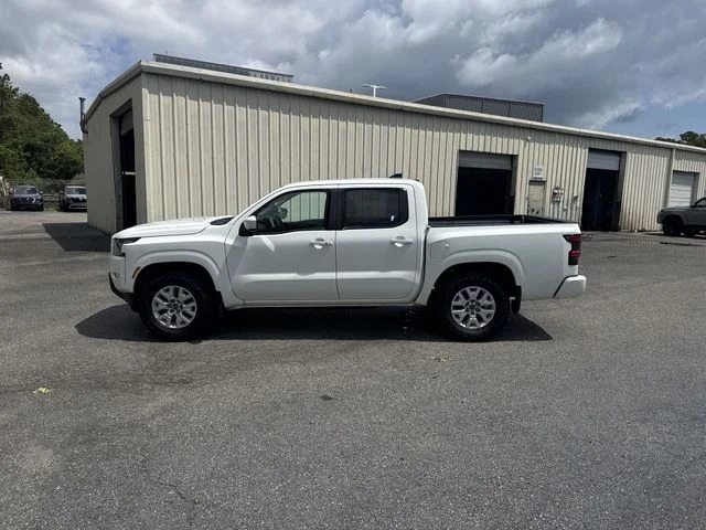 Used 2022 White Nissan SV image 8