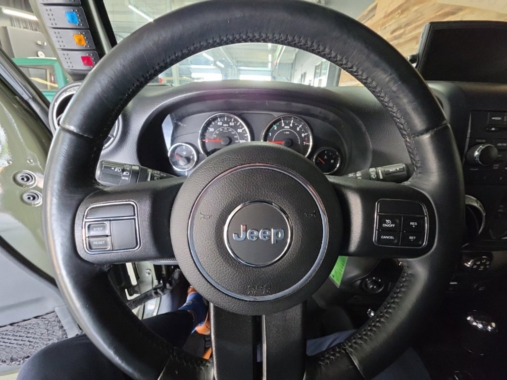 Used 2016 Tank Clearcoat Jeep Unlimited Rubicon image 7