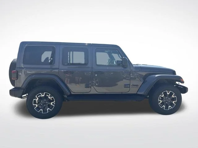 New 2026 Gray Jeep Sahara image 9