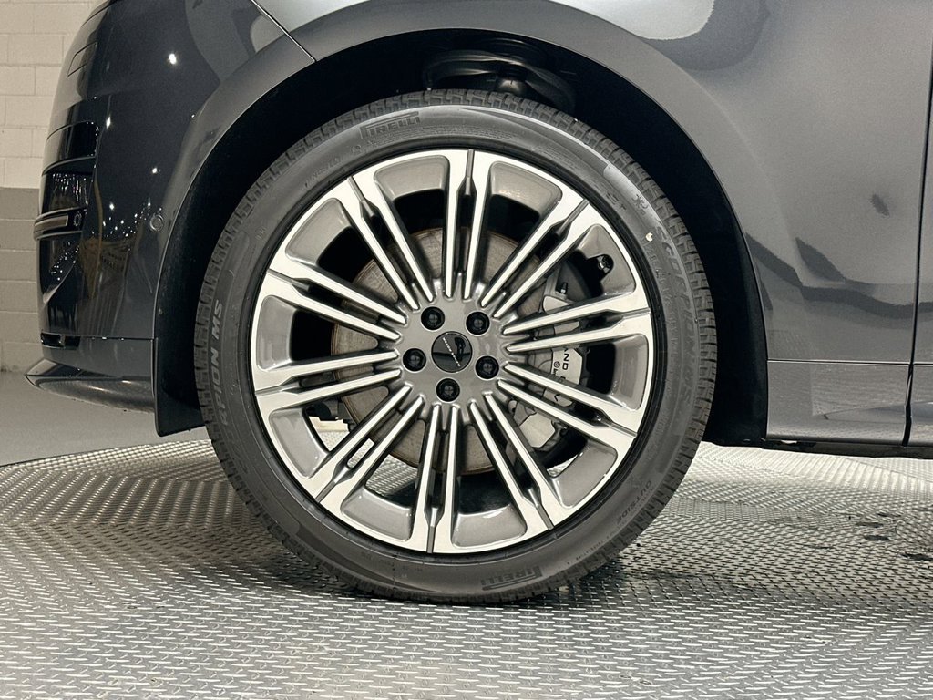 New 2027 Carpathian Grey Land Rover Dynamic SE image 5