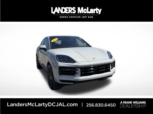 2024 Porsche Cayenne S's photo