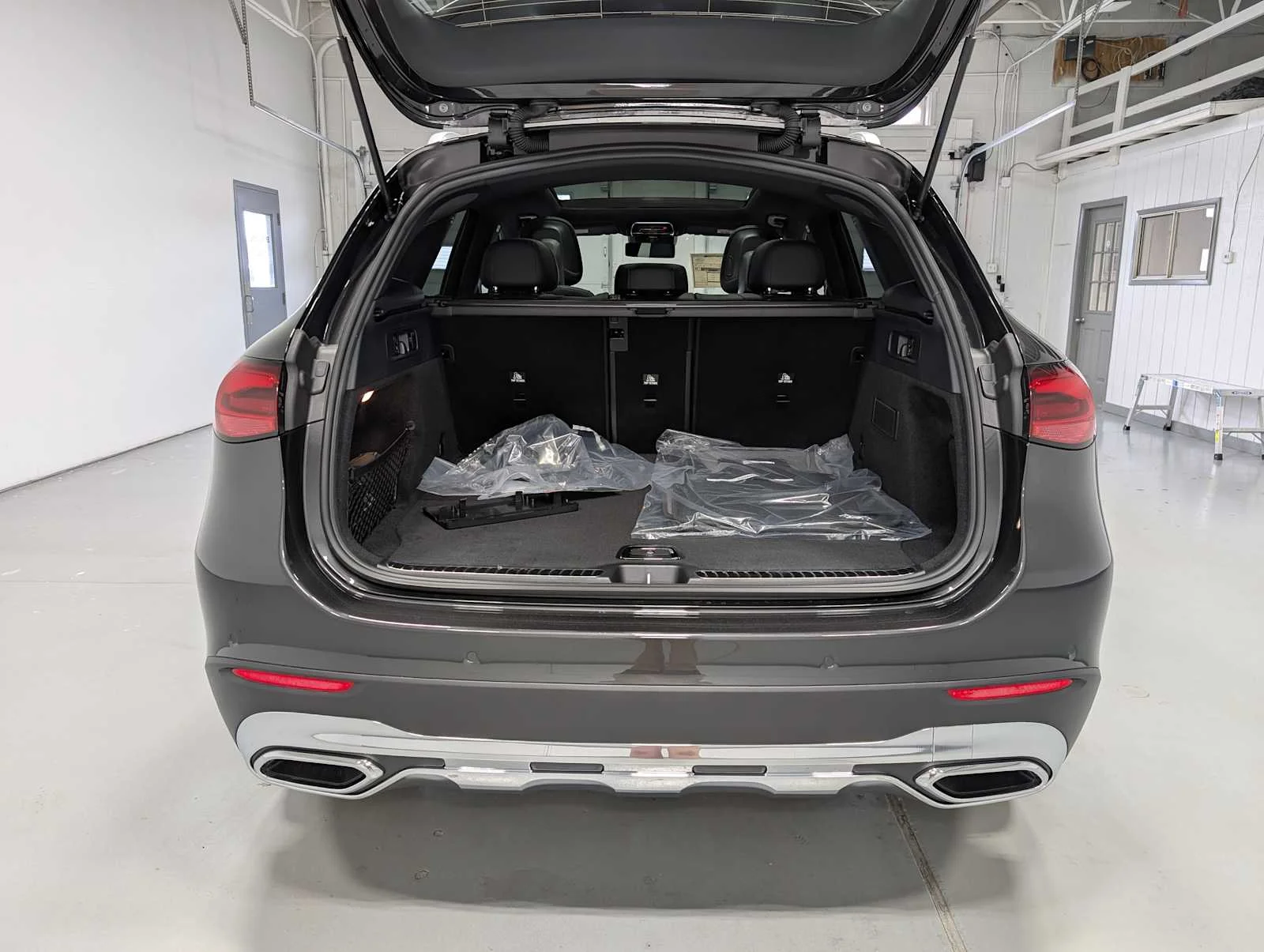 Certified Used 2026 Graphite Grey Metallic Mercedes-Benz GLC 300 image 22