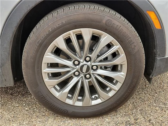 Used 2025 Silver Cadillac Premium Luxury Front-Wheel Drive image 7