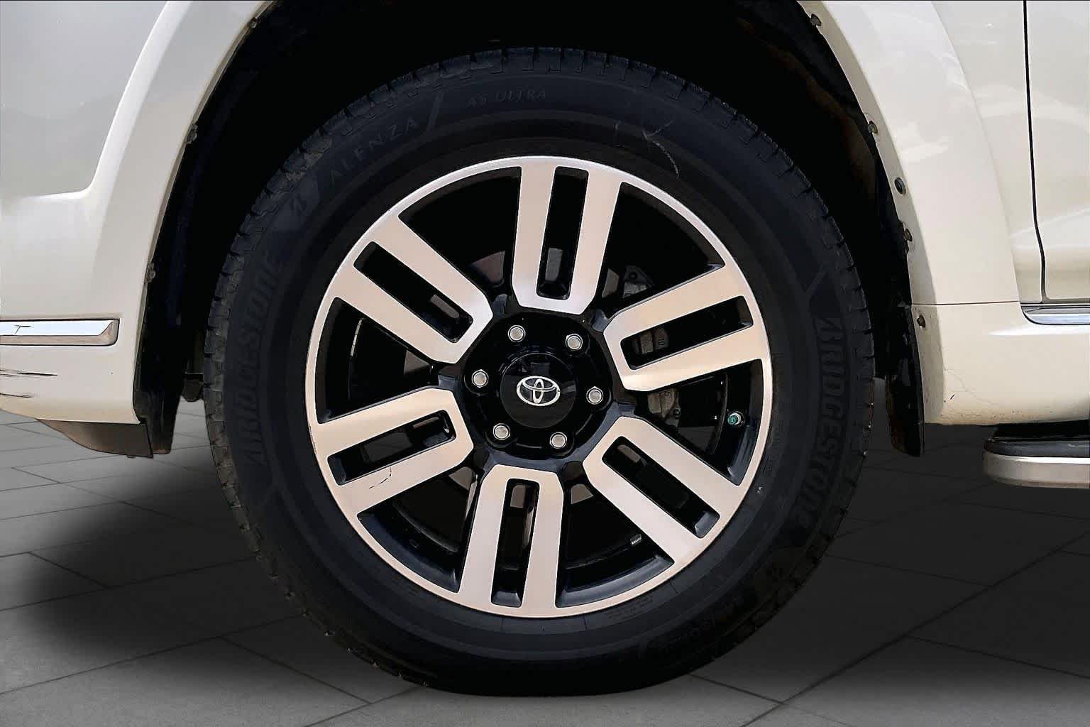 Used 2016 Blizzard Pearl Toyota Limited image 10