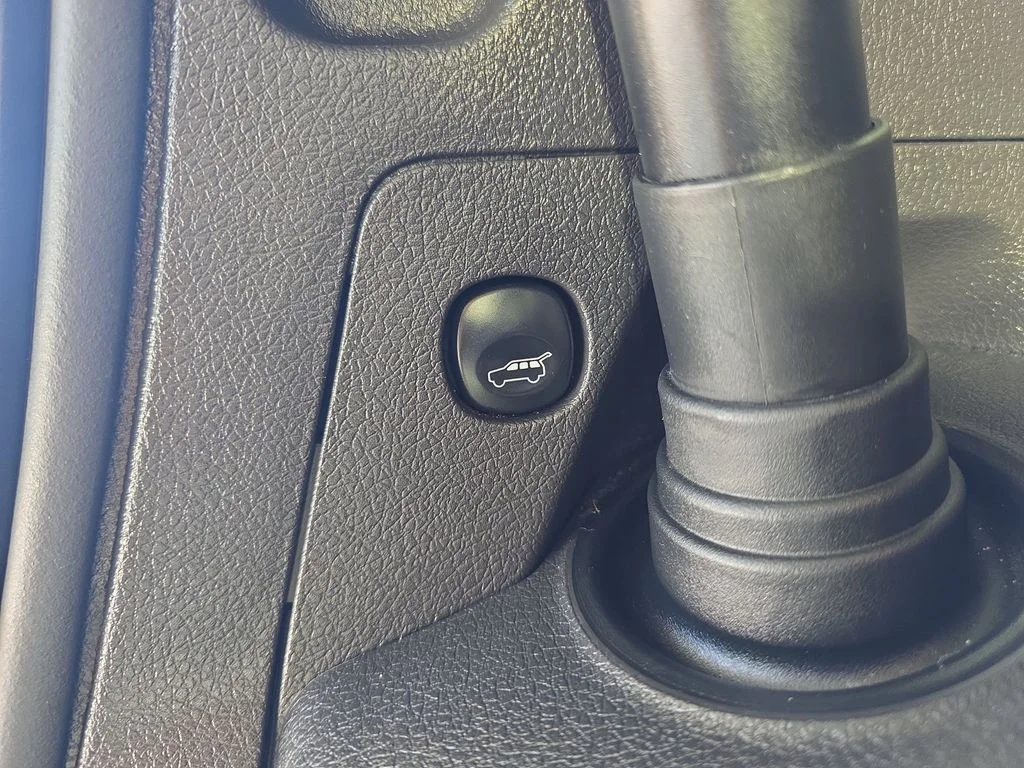 Used 2018 Blue Ford Limited image 30
