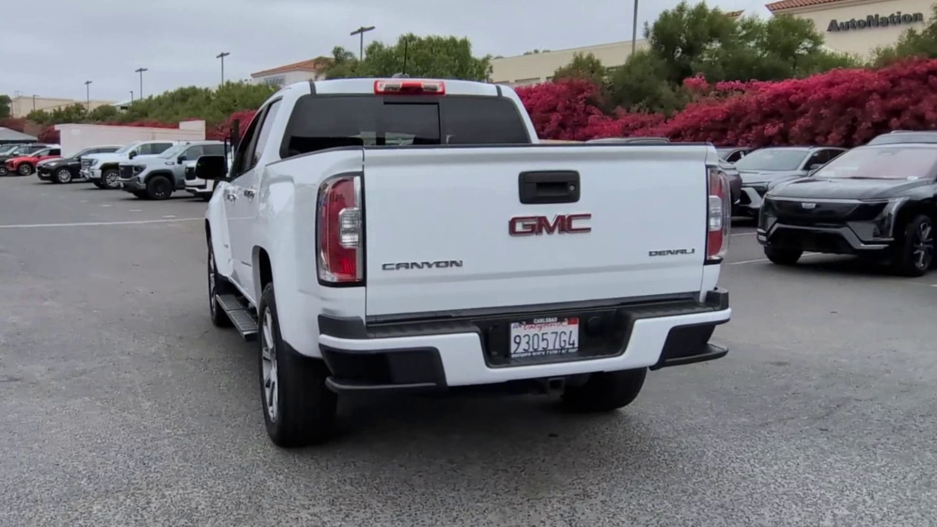Used 2018 SUMMIT WHITE GMC 2WD Denali image 8