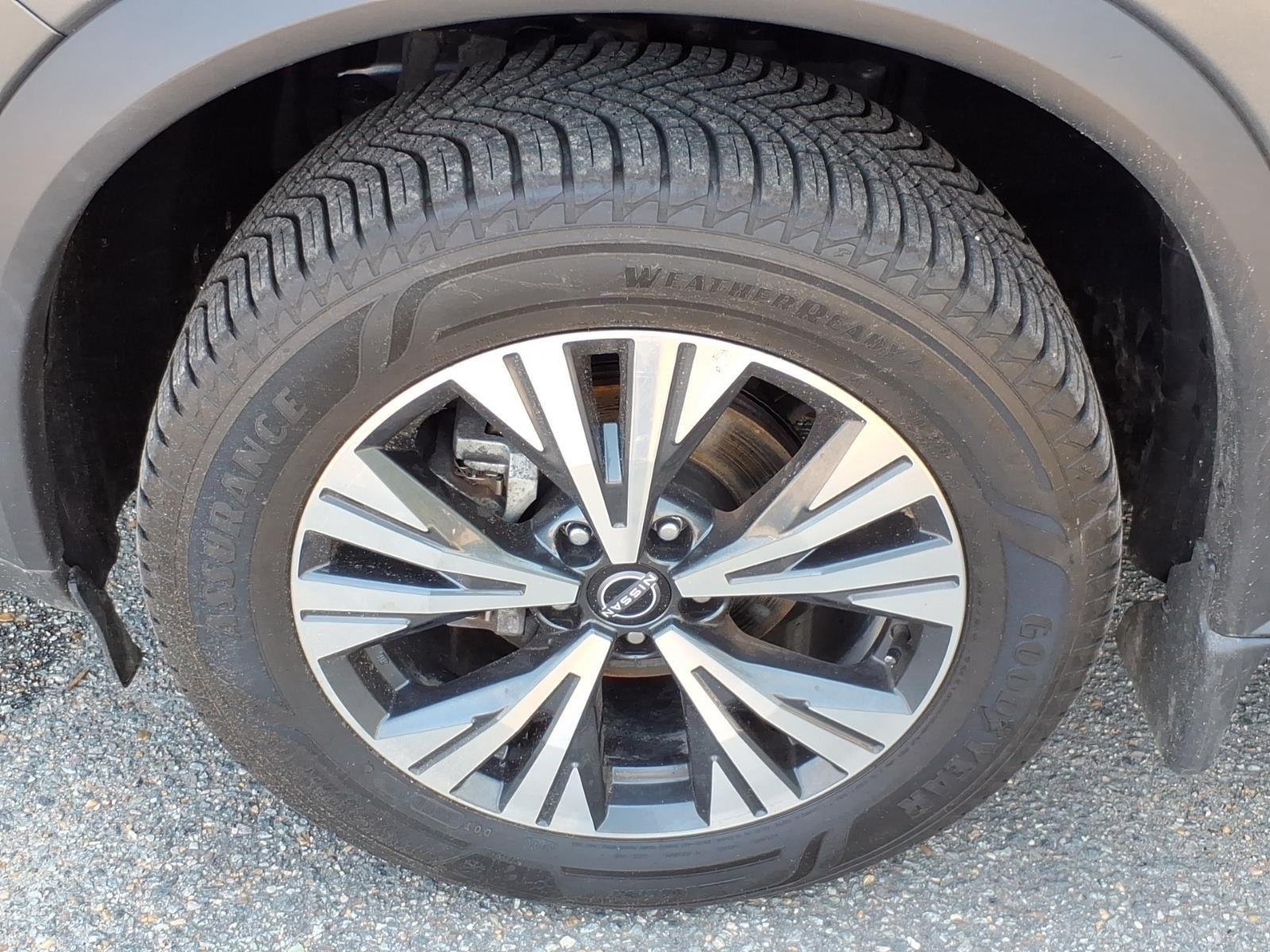 Used 2023 Gun Metallic Nissan SV image 4