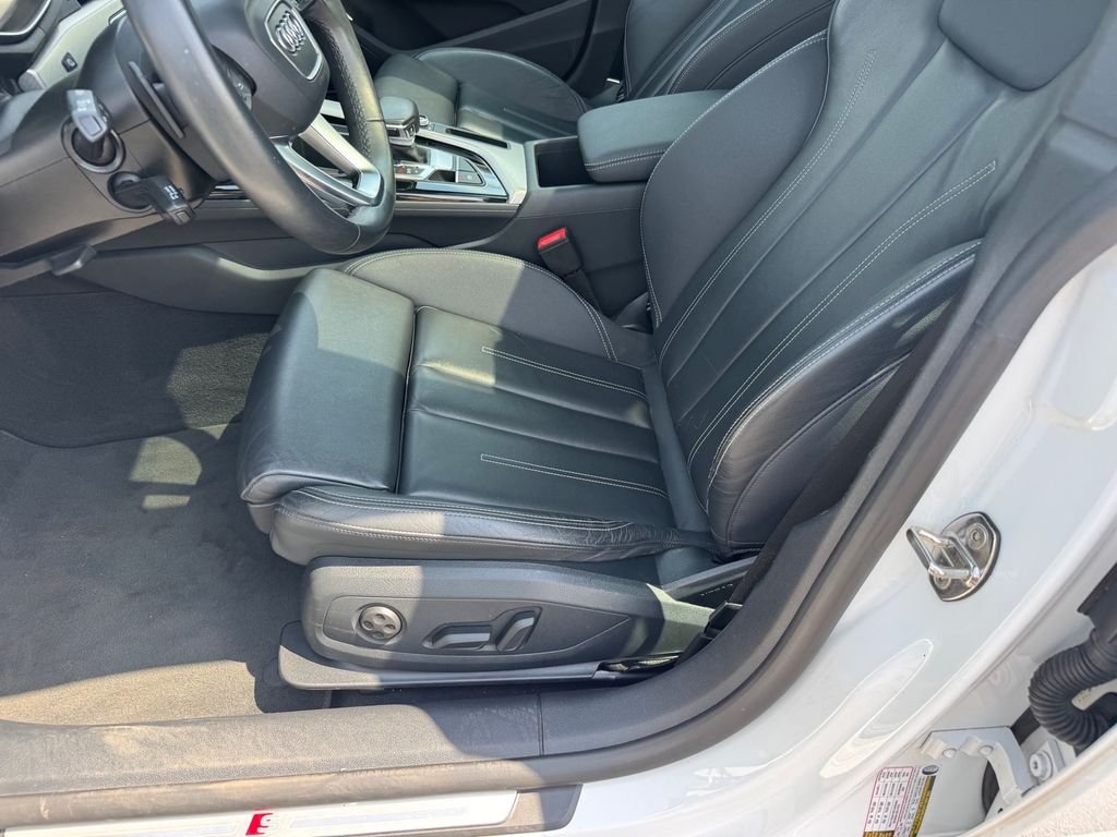 Used 2025  Audi 45 S line Premium image 8