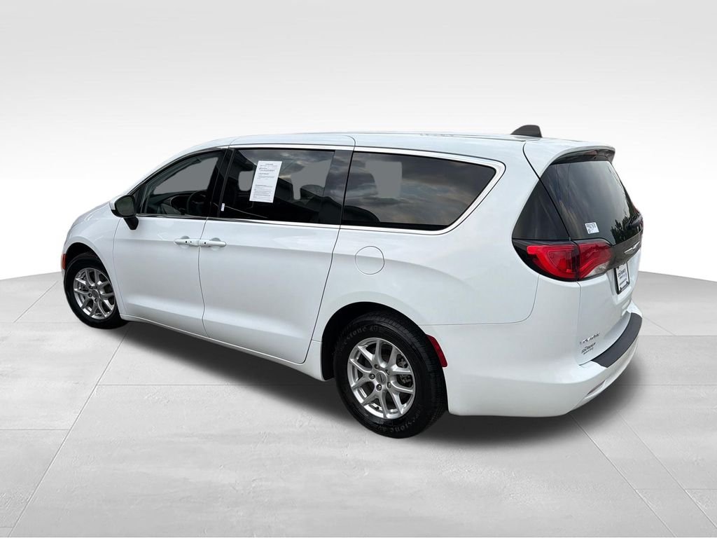 Used 2023 White Chrysler LX image 3