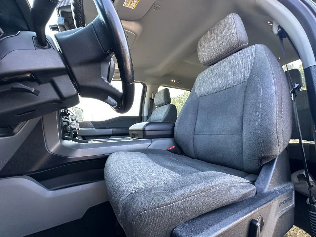 Used 2023 Black Ford XLT image 3