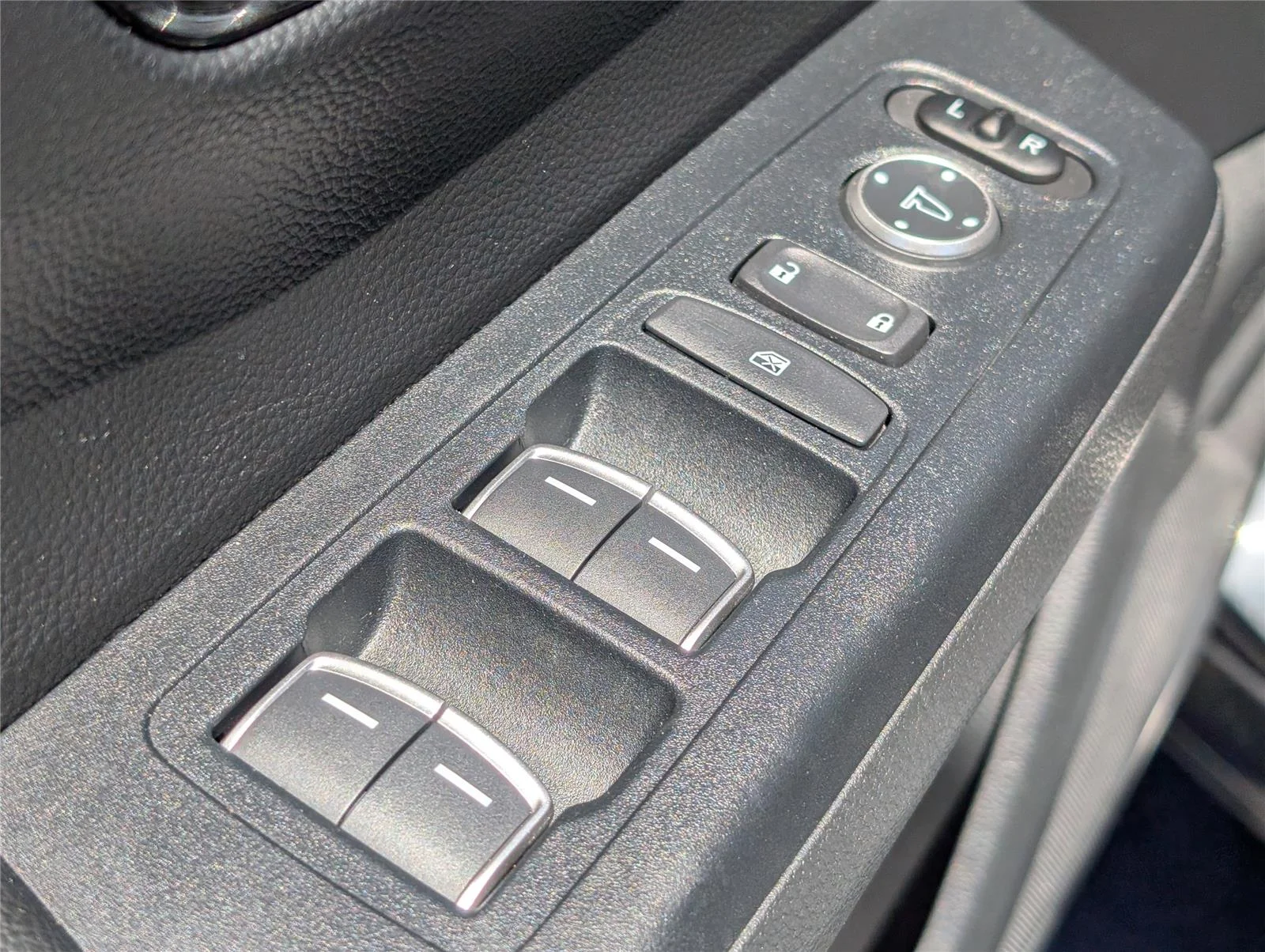 Used 2025 Urban Gray Pearl Honda EX-L image 14