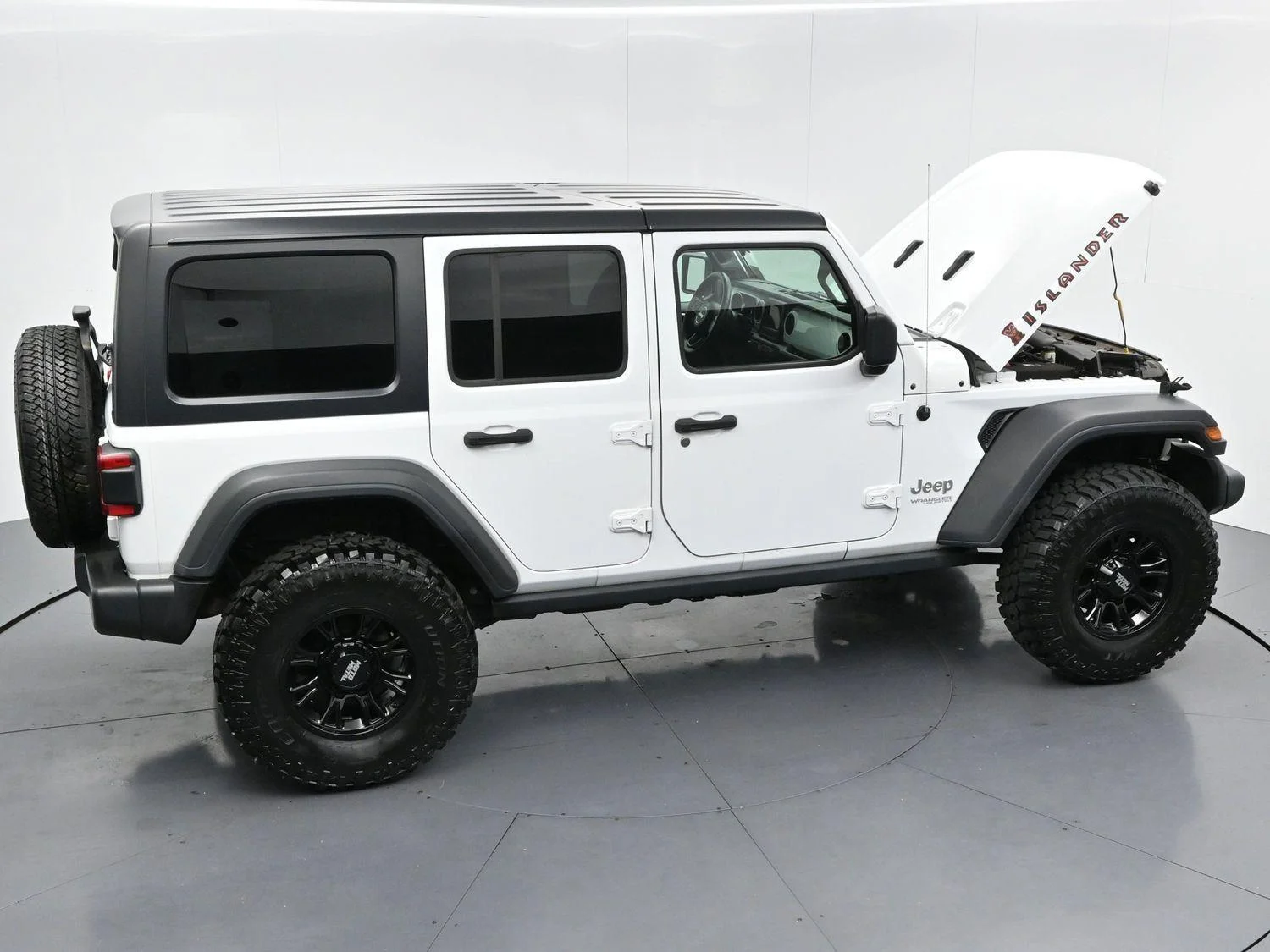 Used 2021 Bright White Clearcoat Jeep Unlimited Islander image 39