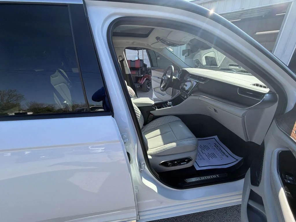 Used 2022 White Jeep Summit 4xe image 25