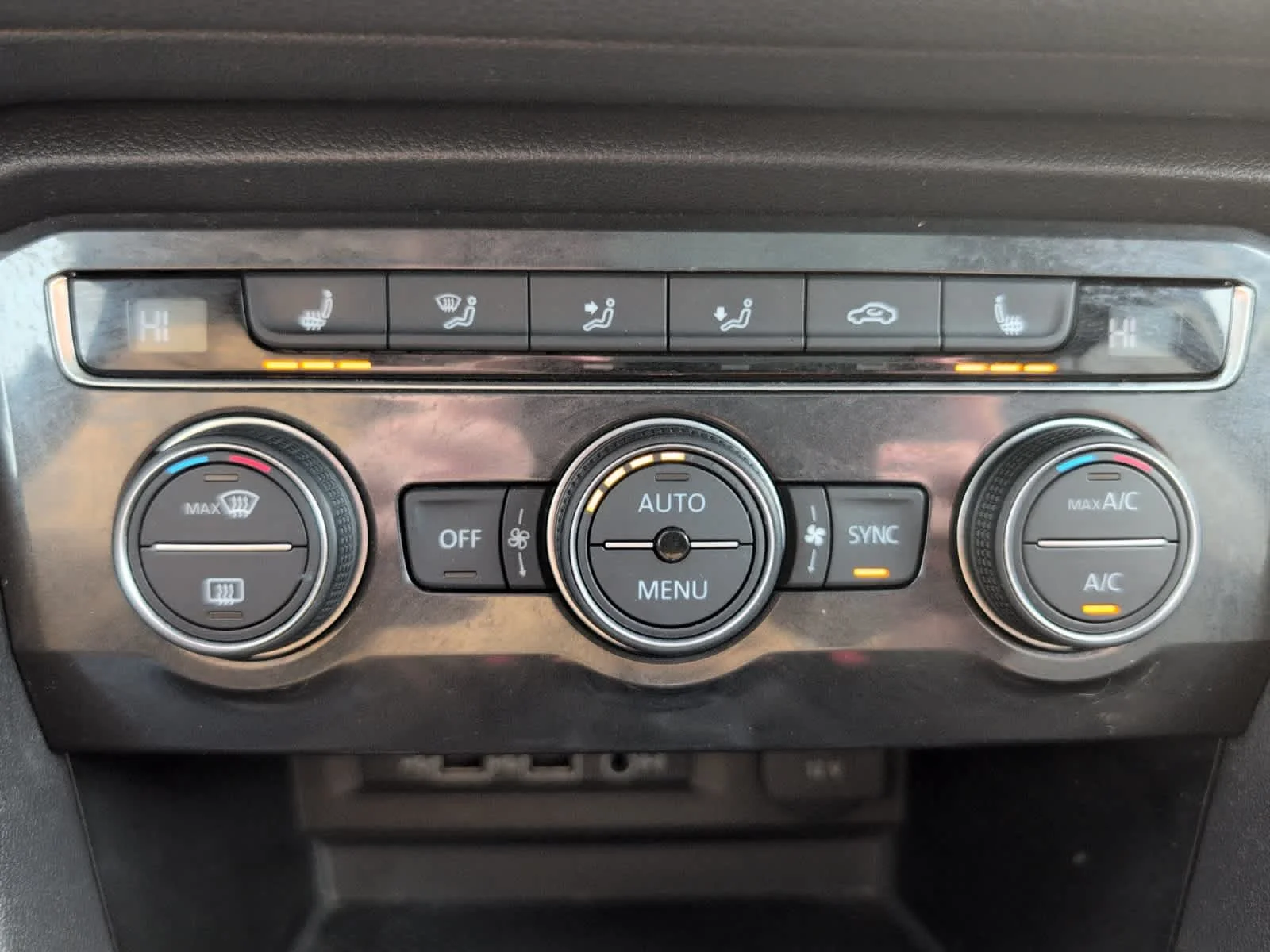 2018 Volkswagen Tiguan SE - Photo 33
