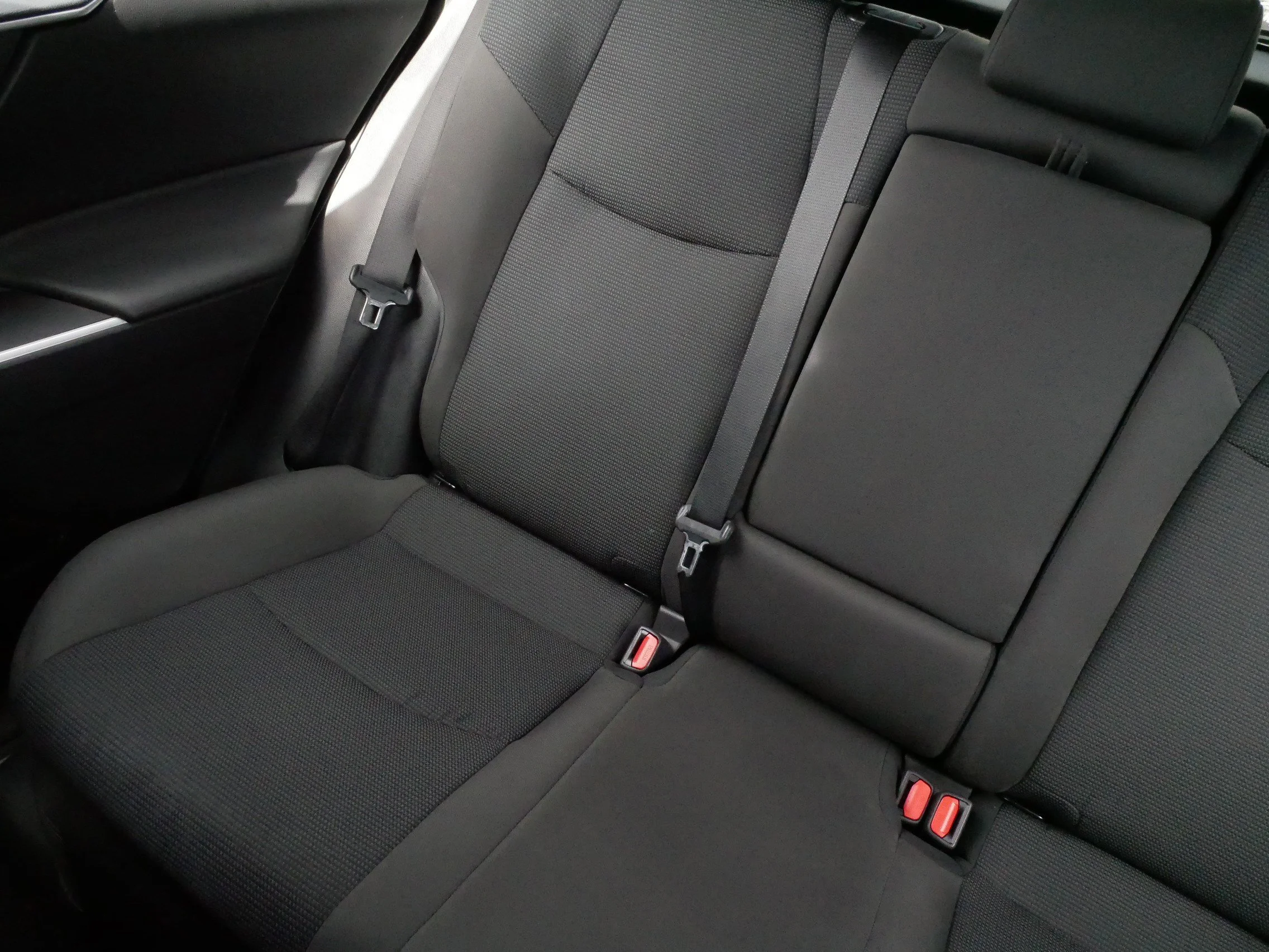 2025 Toyota RAV4 LE - Photo 12