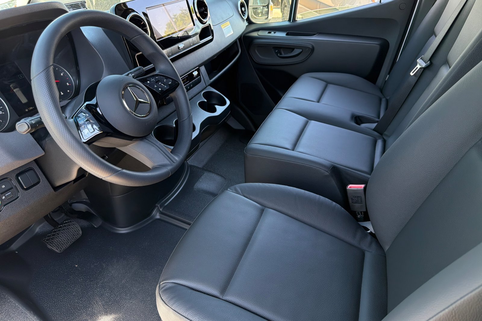 New 2026 Arctic White Mercedes-Benz Cargo 170 WB image 9