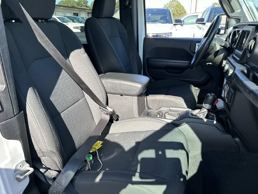 Used 2021 White Jeep Sport S image 24