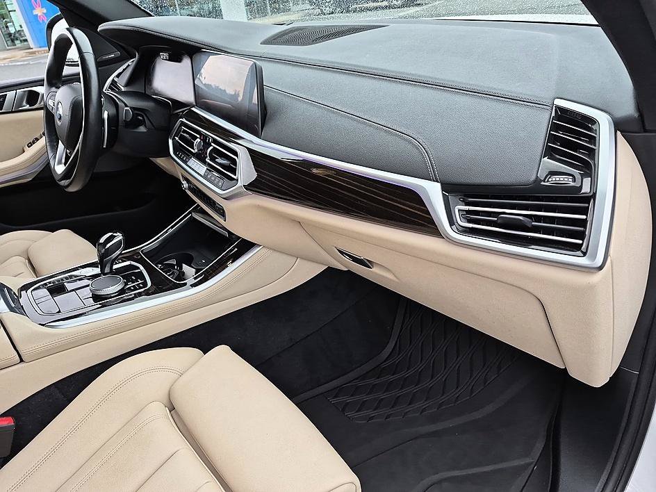 Used 2021 Alpine White BMW xDrive40i image 36