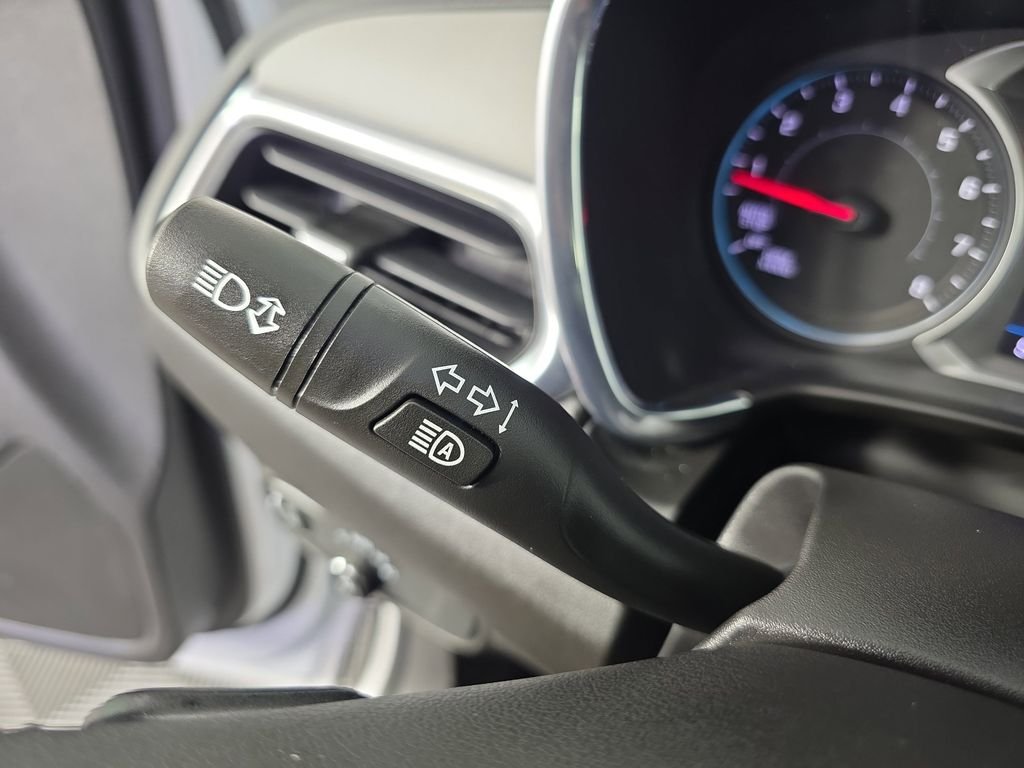 Used 2022 White Chevrolet LT image 20