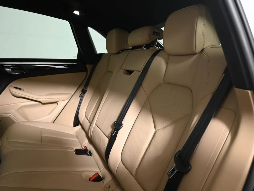 2026 Porsche Macan - Photo 38