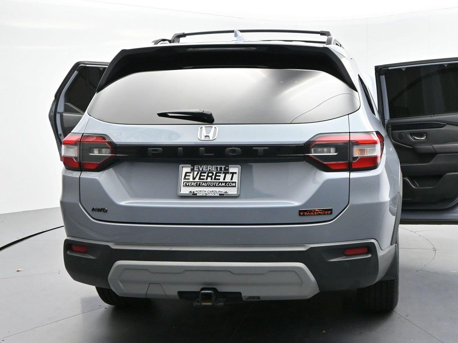 Used 2023 Sonic Gray Pearl Honda TrailSport image 44