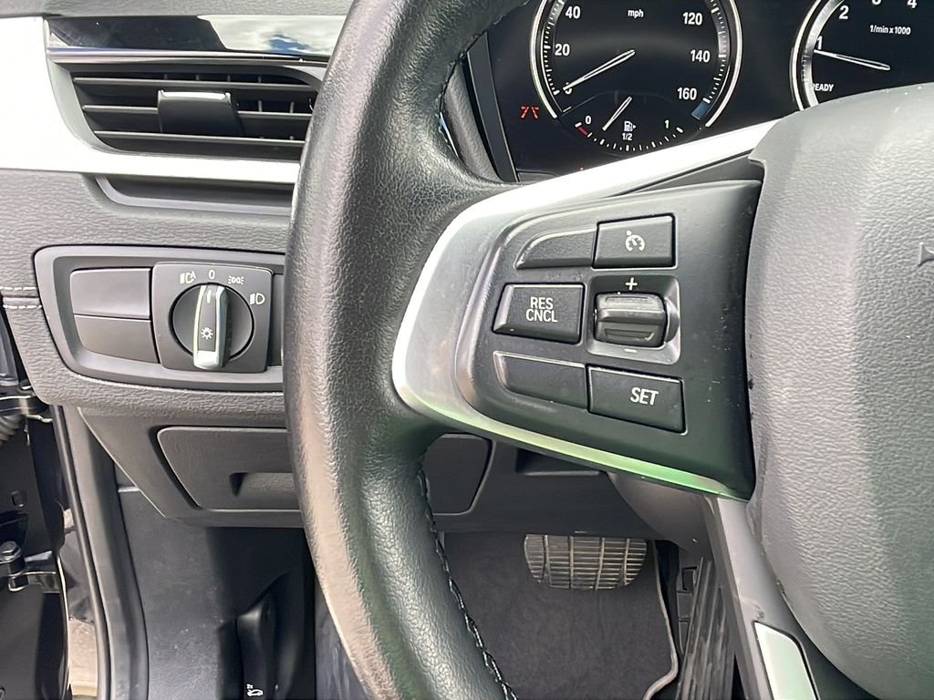 Used 2022 Black BMW xDrive28i image 10