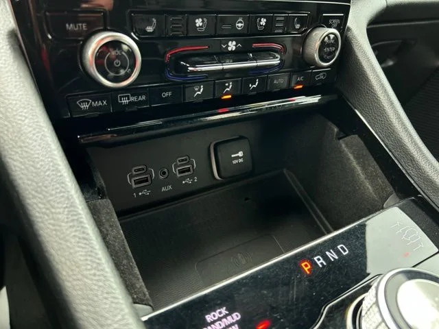 Used 2022 Gray Metallic Jeep Overland image 53