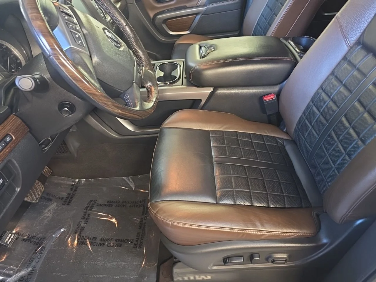 Used 2019 White Nissan Platinum Reserve image 16