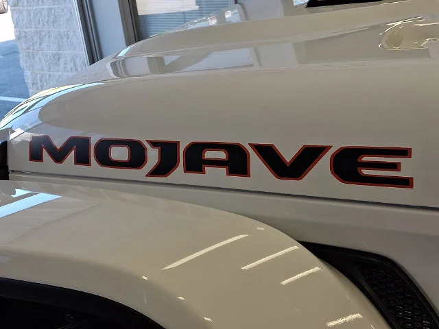 New 2027 White/off-white Jeep Mojave image 18