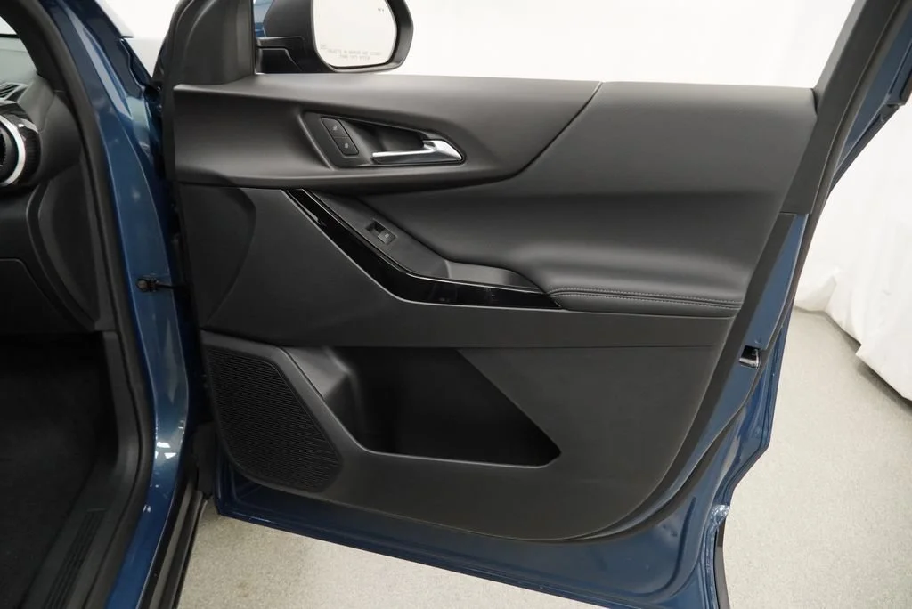 2027 Chevrolet Equinox LT - Photo 27