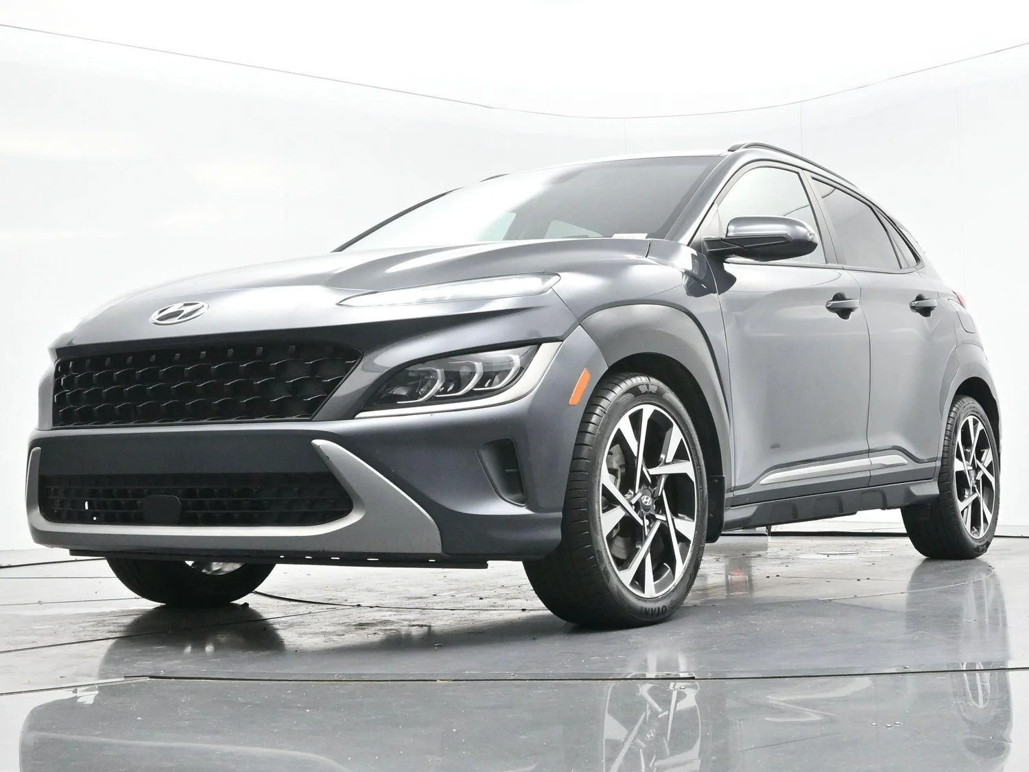 Used 2022 Thunder Gray Hyundai Limited image 43