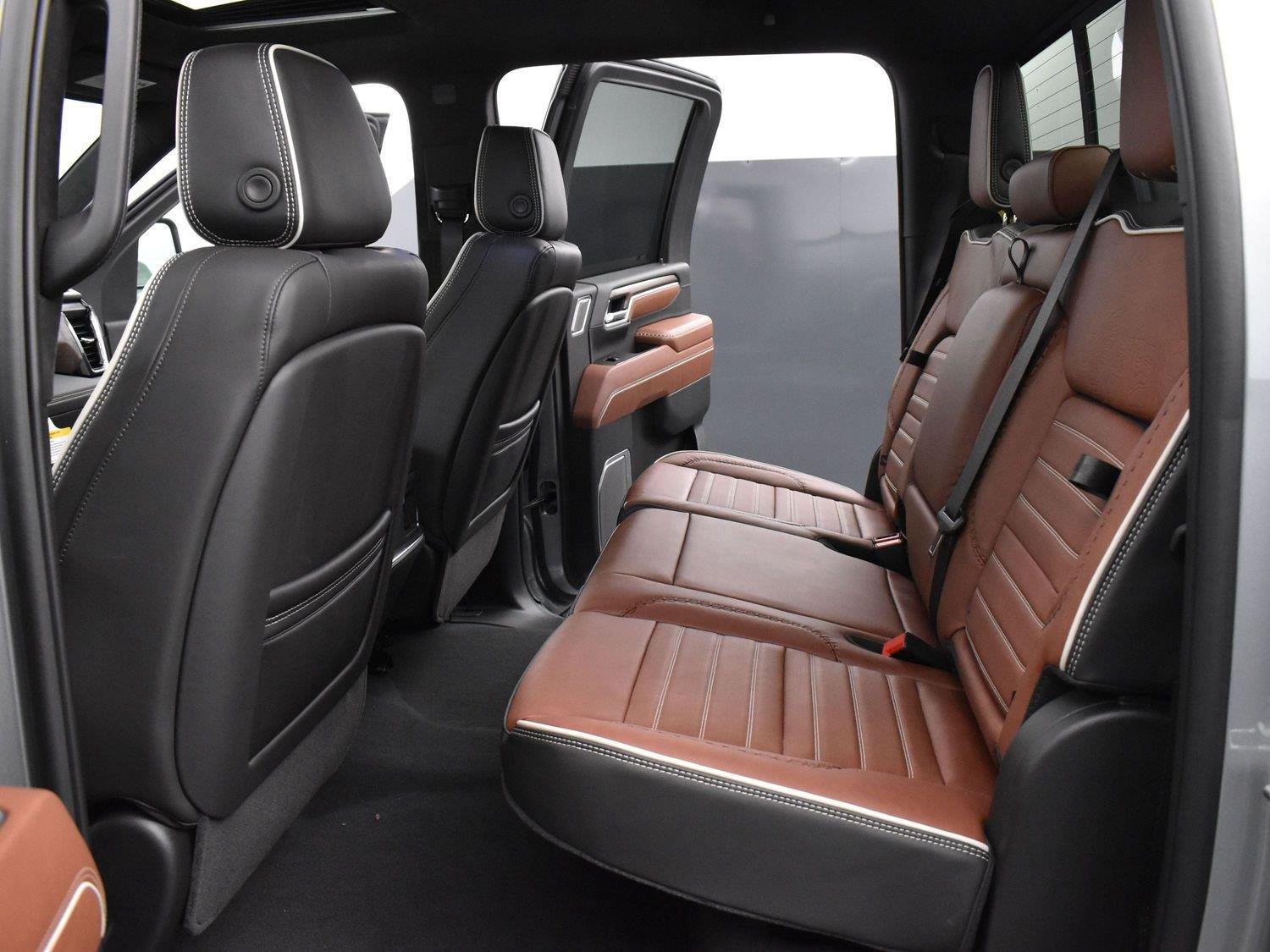 Used 2025 Sterling Metallic GMC Denali Ultimate image 36