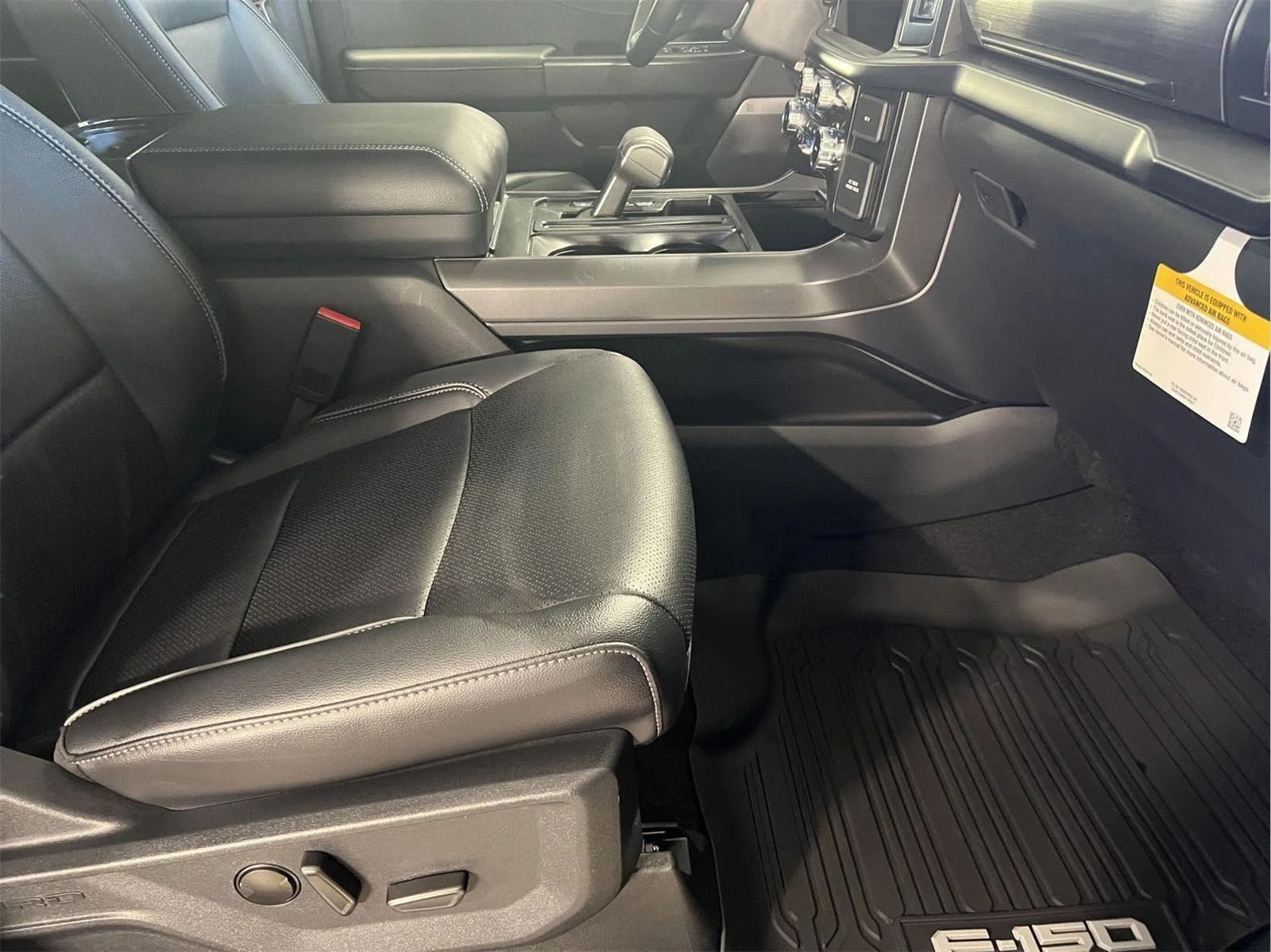 Used 2026 Agate Black Ford LARIAT image 12