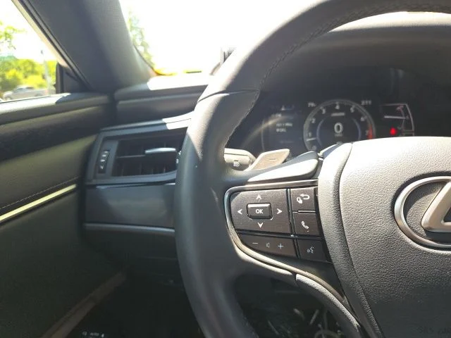 Used 2023 Red Lexus 350 image 24
