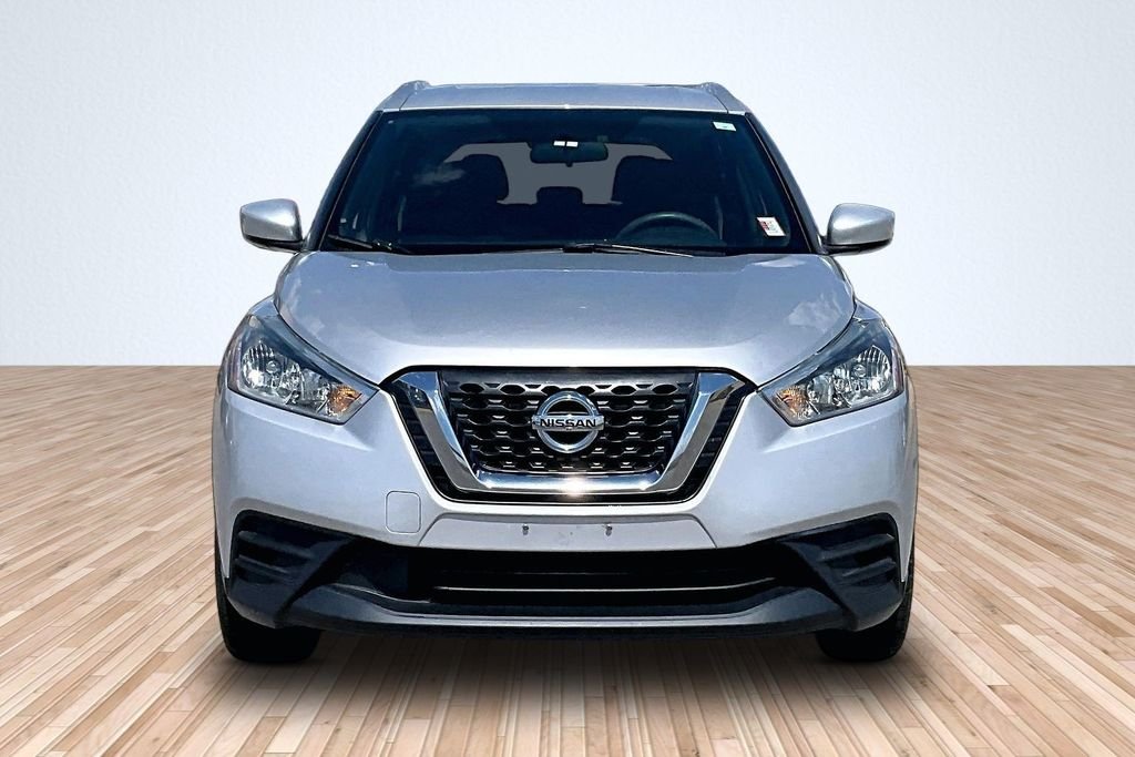 Used 2018 Silver Nissan SV image 3