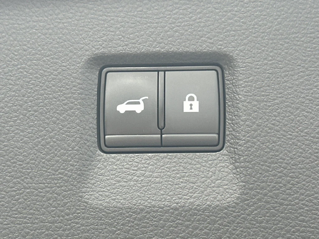 Used 2023 Silver INFINITI Sensory image 16