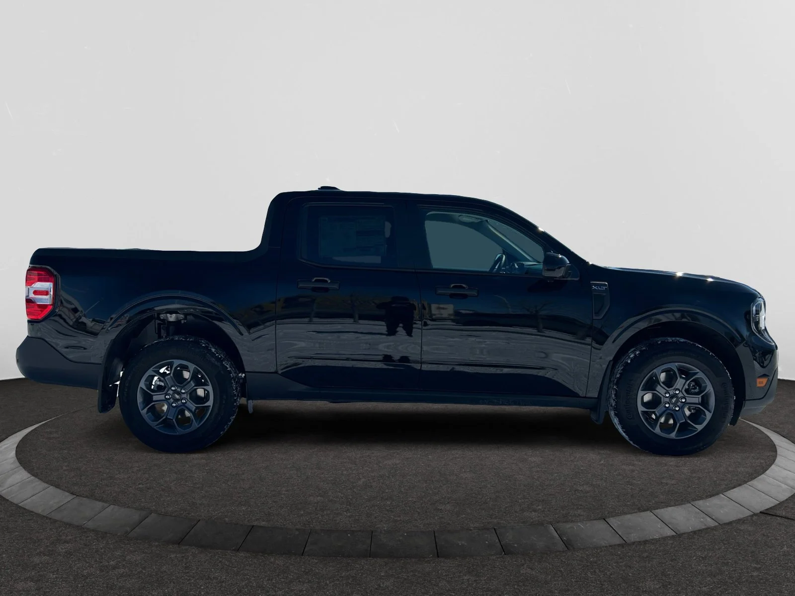 New 2026 Shadow Black Ford XLT image 6