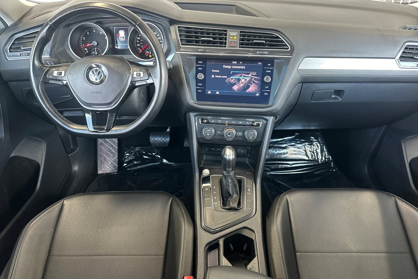 Used 2018 WHITE Volkswagen SEL image 12