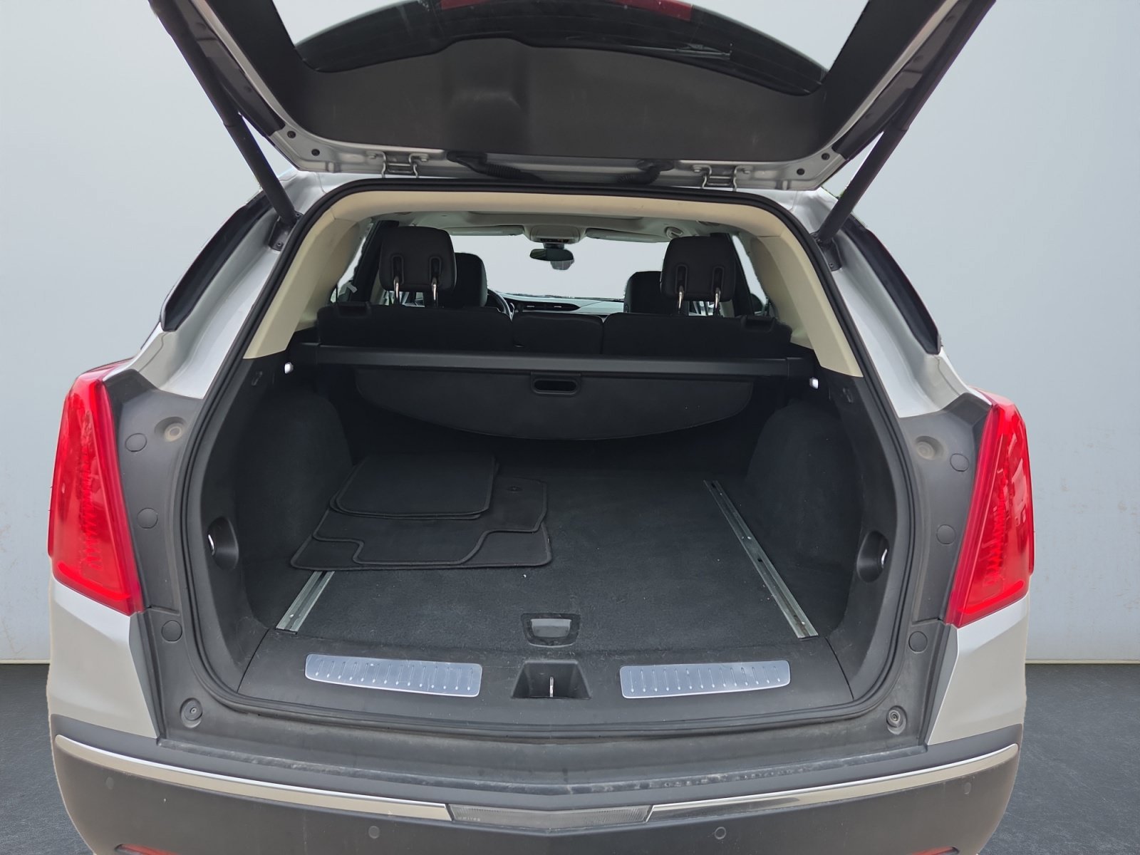 Used 2017 Radiant Silver Metallic Cadillac Premium Luxury AWD image 14
