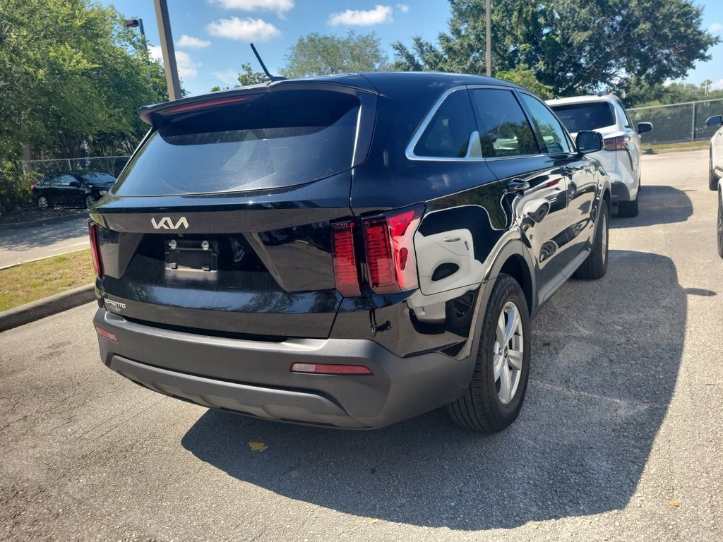 Used 2023 Black Kia LX image 5