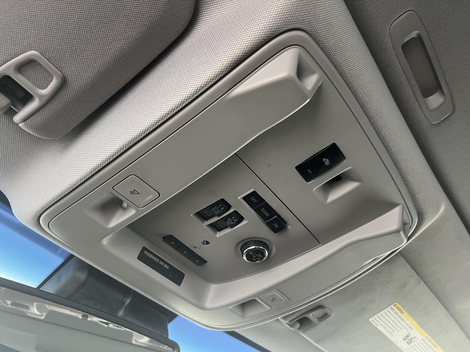 2020 GMC Yukon Denali - Photo 23
