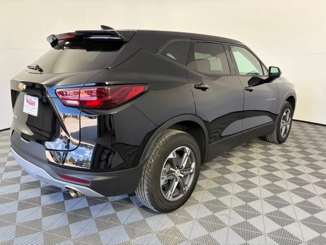 Used 2025 Black Chevrolet LT image 8