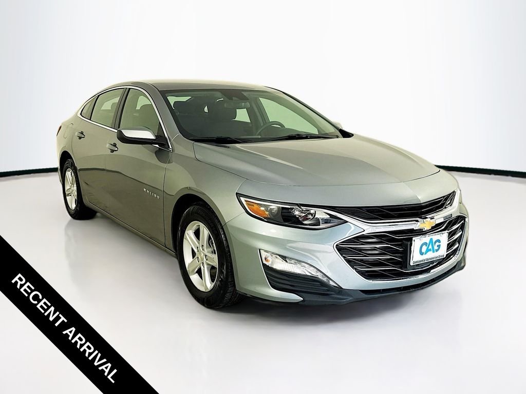 Used 2024 Sterling Gray Metallic Chevrolet LT image 1