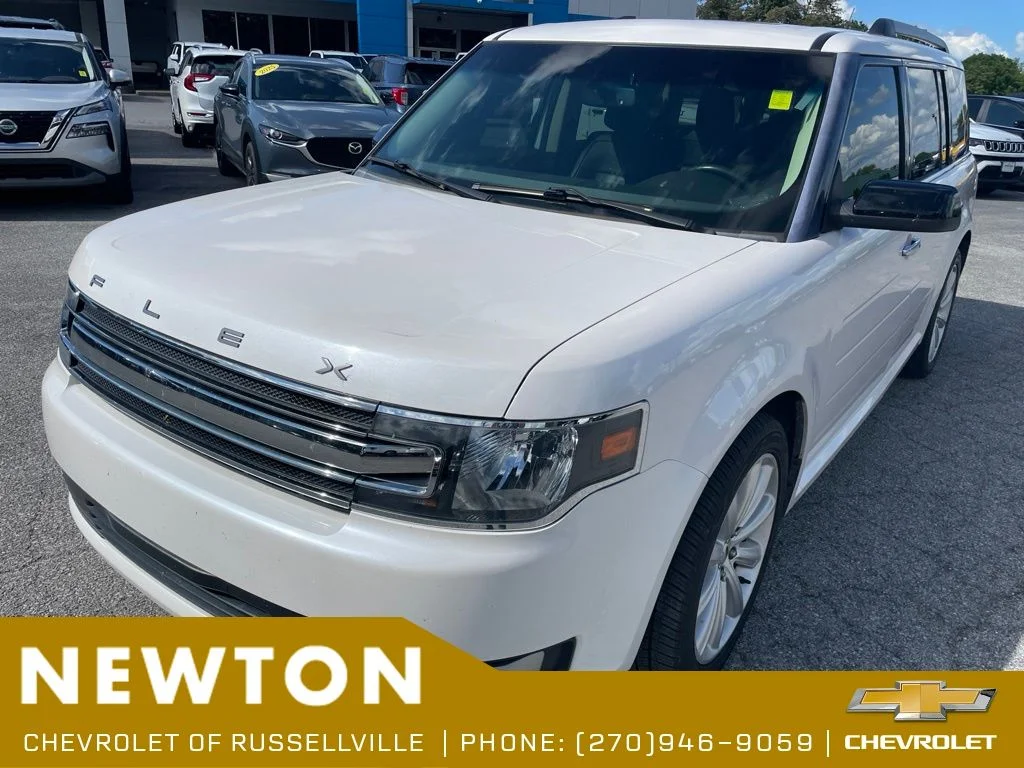 Used 2018 White Platinum Clearcoat Metallic Ford SEL image 3