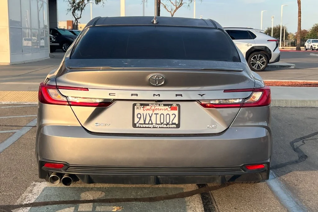 Used 2025  Toyota SE image 7