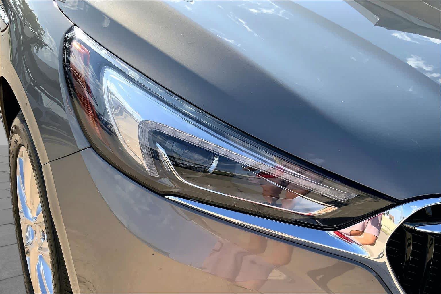 Used 2019 Pepperdust Metallic Buick Premium image 26