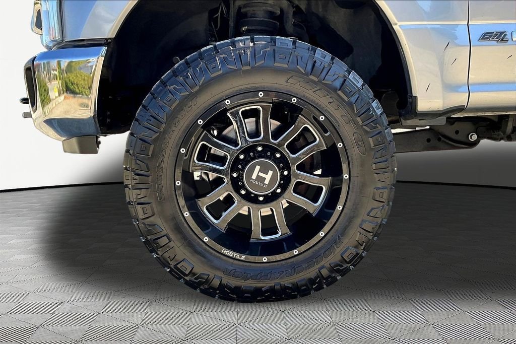 Used 2022 Silver Ford Lariat image 32