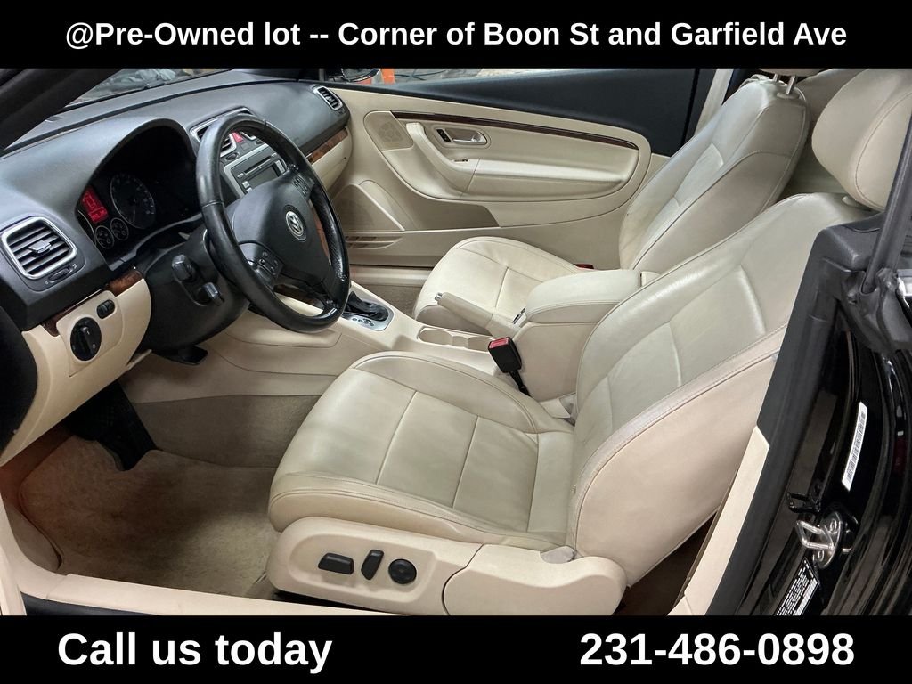 Used 2007  Volkswagen 2.0T image 13