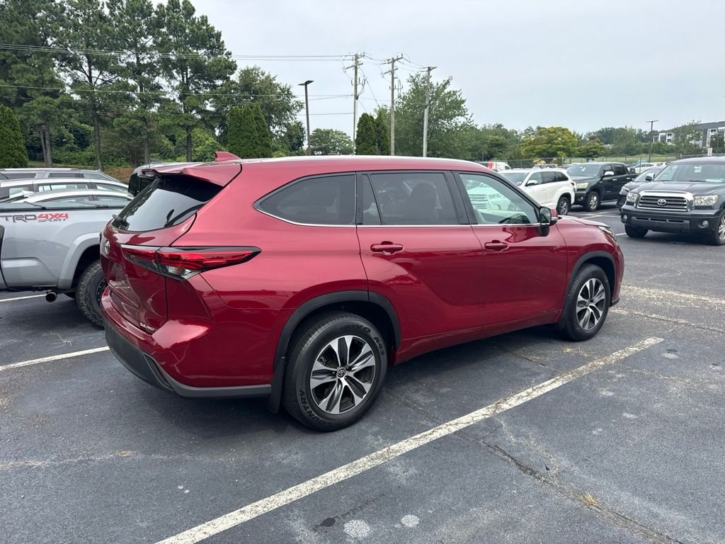 Used 2022 Red Toyota XLE image 3